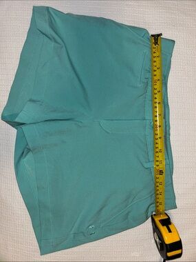 Under Armour Teal Performance Women's Golf Shorts size 10